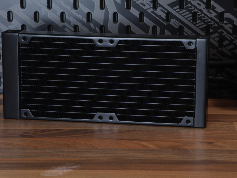 noctua-nl-lc1-24-vandkoeling.JPG